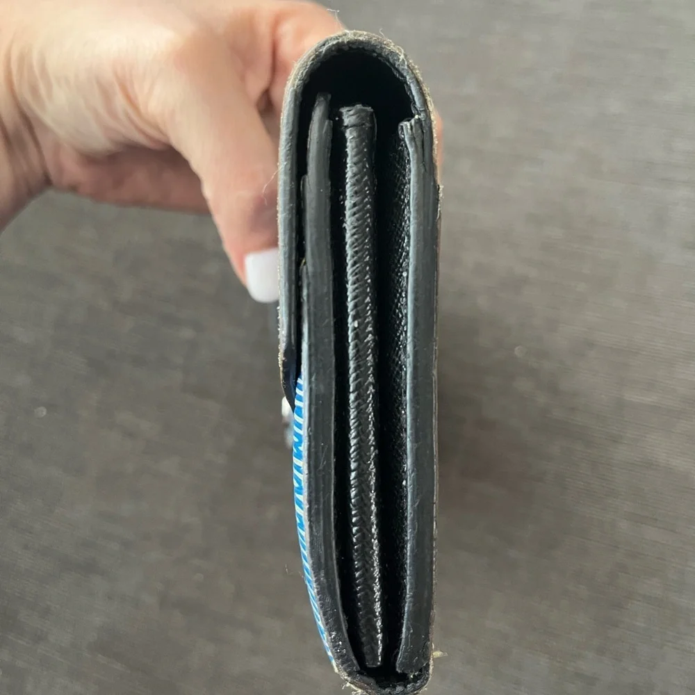 LOUIS VUITTON Epi blue Sarah Wallet